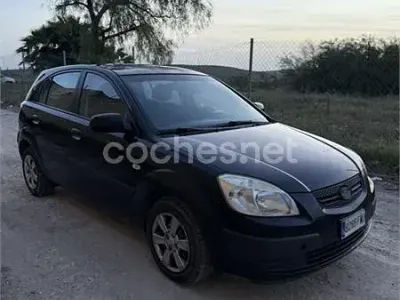 Usado Kia Rio Active 110 CV (80 kW) 2008 Negro Berlina