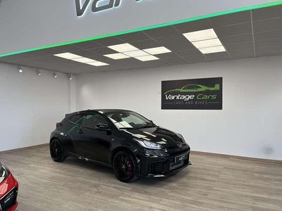 Usado Toyota Yaris 276 CV (202 kW) 2024 Negro Utilitario