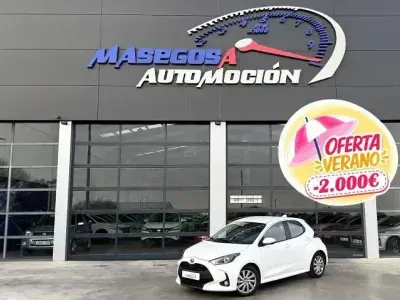 Usado Toyota Yaris Active 91 CV (66 kW) 2023 Blanco Utilitario