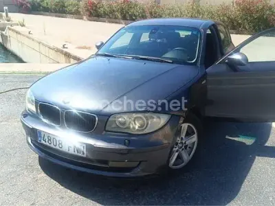 Usado BMW 118 122 CV (89 kW) 2007 Azul Utilitario