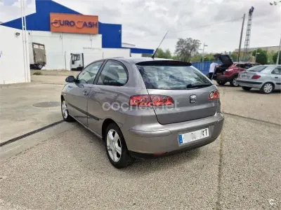 Usado Seat Ibiza Reference 75 CV (55 kW) 2005 Beige Utilitario