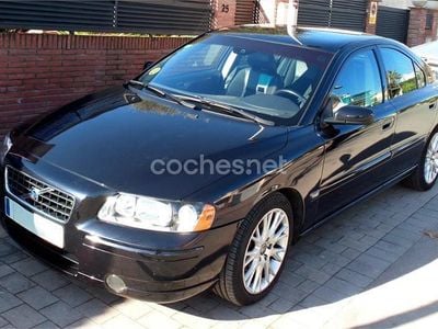 Usado Volvo S60 Momentum 163 CV (119 kW) 2005 Azul Berlina
