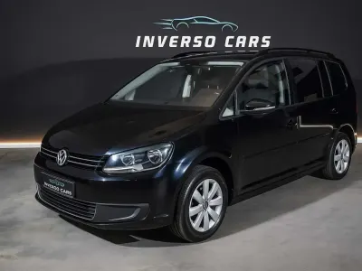 Begagnad VW Touran Advance 140 HK (102 kW) 2013 Svart Minibuss