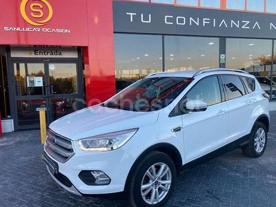 Usado Ford Kuga Trend 120 CV (88 kW) 2019 Blanco SUV