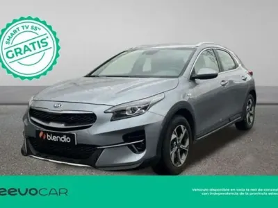 Usado Kia XCeed 120 CV (88 kW) 2020 Gris SUV