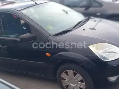 Używany Ford Fiesta Trend 80 KM (58 kW) 2005 Czarny Hatchback