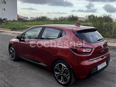 Usado Renault Clio IV Zen 90 CV (66 kW) 2018 Granate Berlina