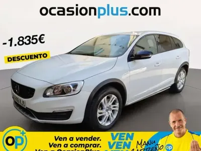 Usado Volvo V60 CC Momentum 150 CV (110 kW) 2018 Blanco Familiar