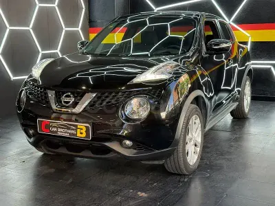 Usado Nissan Juke N-Connecta 110 CV (80 kW) 2015 Gris / plata SUV