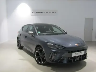 Usado Cupra Leon 150 HP (110 kW) 2025 Cinzento Coupé
