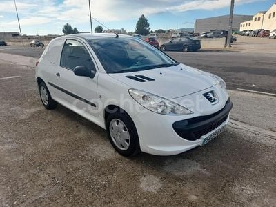 Usado Peugeot 206+ 70 CV (51 kW) 2010 Blanco Utilitario