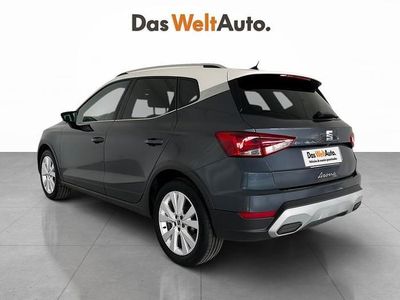 Usado Seat Arona Xperience 110 CV (80 kW) 2022 Gris / plata SUV