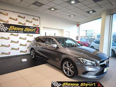 Gris / plata Usado 2017 Mercedes CLA200 Shooting Brake Familiar | 18.900 € (Un poco caro)