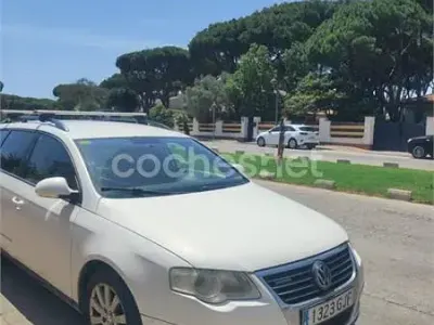 Usado VW Passat 105 CV (77 kW) 2008 Blanco Familiar