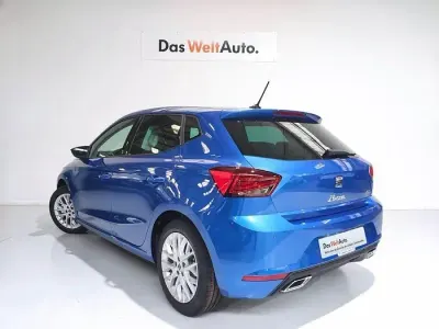 Usado Seat Ibiza FR 115 CV (84 kW) 2025 Azul Utilitario