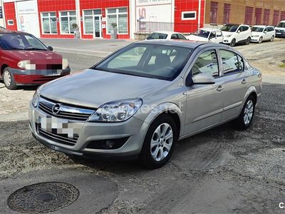 Usado Opel Astra Edition 100 CV (73 kW) 2008 Beige Berlina