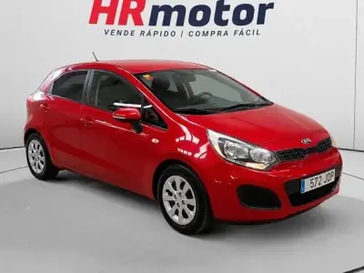 Usado Kia Rio 85 CV (62 kW) 2015