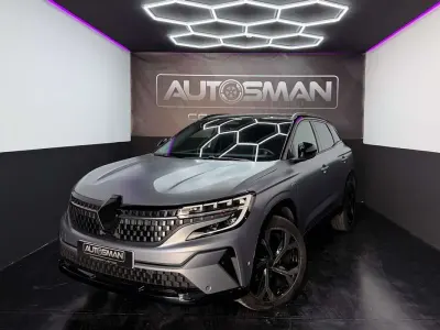 Usado Renault Austral Techno 158 CV (116 kW) 2023 Gris / plata SUV
