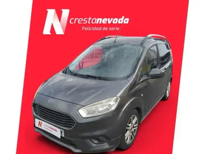 Usado Ford Tourneo Courier Titanium 100 CV (73 kW) 2019 Gris / plata Monovolumen