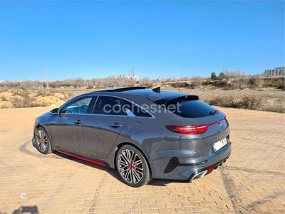 Usado Kia ProCeed GT 204 CV (150 kW) 2019 Gris / plata Familiar