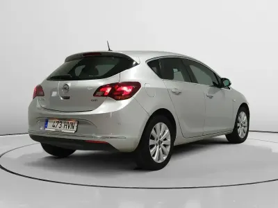 Usado Opel Astra Excellence 131 CV (96 kW) 2014 Gris Berlina