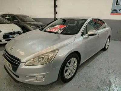 Usado Peugeot 508 Active 112 CV (82 kW) 2012 Gris / plata Berlina