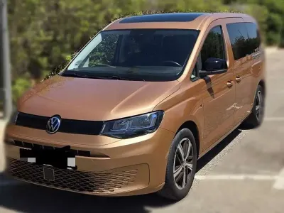 Usado VW Caddy Maxi 114 CV (83 kW) 2023 Beige Monovolumen