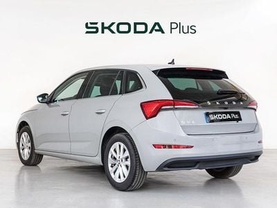 Usado Skoda Scala Ambition 110 CV (80 kW) 2024 Gris Utilitario