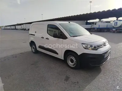 Usado Citroën Berlingo Business Class 102 CV (75 kW) 2023 Blanco Monovolumen