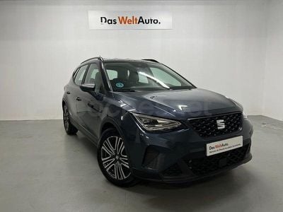 Usado Seat Arona Style 110 CV (80 kW) 2022 Gris / plata SUV