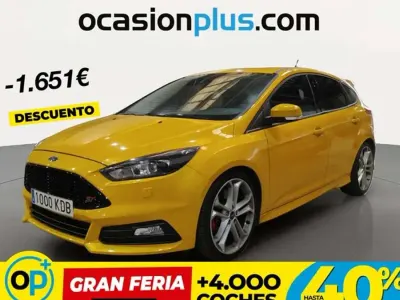 Usado Ford Focus ST 250 CV (183 kW) 2017 Amarillo Utilitario