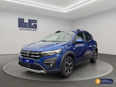 Usado Dacia Sandero Comfort 91 CV (66 kW) 2022 Azul Utilitario