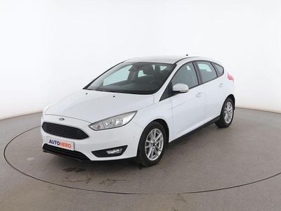 Usado Ford Focus Trend 125 CV (91 kW) 2015 Blanco Utilitario