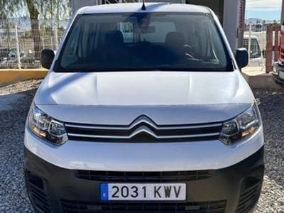 Usado Citroën Berlingo Live 76 CV (55 kW) 2019 Blanco Monovolumen
