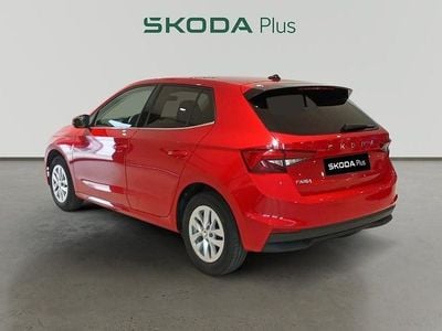Usado Skoda Fabia Selection 95 CV (69 kW) 2024 Rojo Utilitario