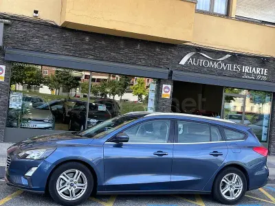 Usado Ford Focus Trend 120 CV (88 kW) 2020 Azul Familiar