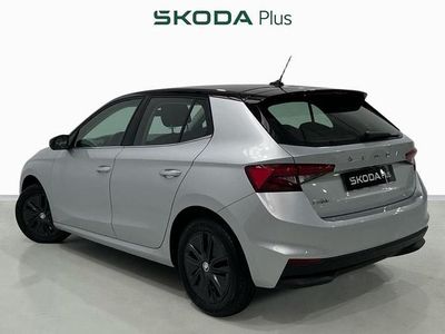 Usado Skoda Fabia Style 110 CV (80 kW) 2022 Gris plata Utilitario
