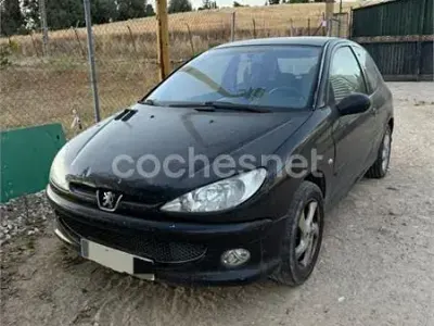 Usado Peugeot 206 75 CV (55 kW) 2006 Negro Berlina