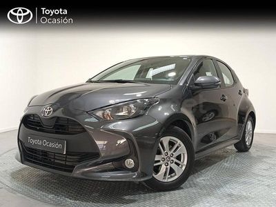 Usado Toyota Yaris 125 CV (91 kW) 2024 Gris / plata Utilitario