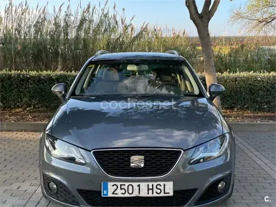 Usado Seat Exeo Ecomotive 143 CV (105 kW) 2013 Gris / plata Familiar