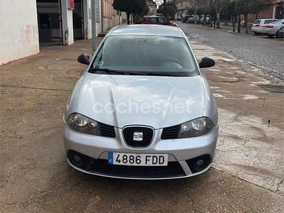 Usado Seat Ibiza Reference 70 CV (51 kW) 2006 Gris / plata Berlina
