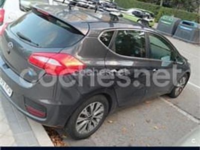 Usado Kia Ceed GT 90 CV (66 kW) 2018 Gris / plata Berlina