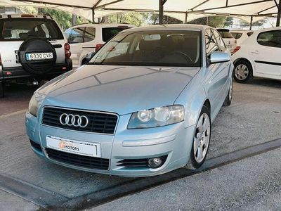 Usado Audi A3 Ambition 140 CV (102 kW) 2004 Gris Utilitario