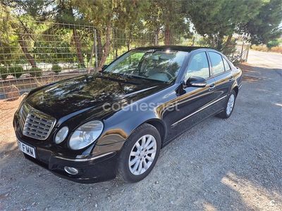 Usado Mercedes E220 Elegance 150 CV (110 kW) 2007 Negro Berlina