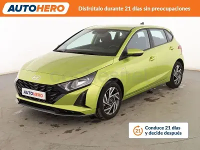 Usado Hyundai i20 101 CV (74 kW) 2024 Amarillo Utilitario