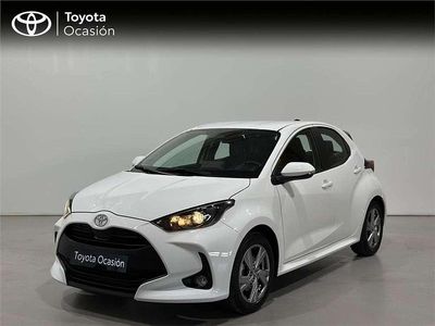 Käytetty Toyota Yaris Hybrid Active 116 HP (85 kW) 2025 Tila-auto