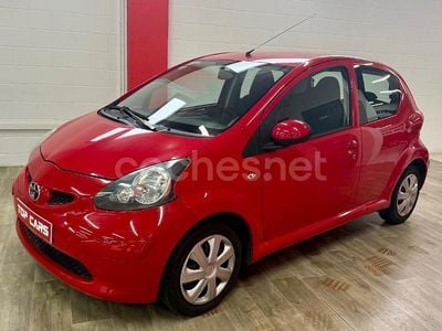 Rojo Usado 2009 Toyota Aygo Utilitario | 5900 € (Un poco caro)