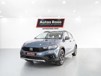Usado Fiat Tipo Cross 101 CV (74 kW) 2022 Gris / plata Berlina