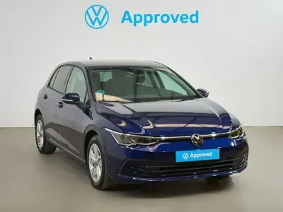 Occasion VW Golf VIII Life 116 ch (85 kW) 2024 Bleue Berline
