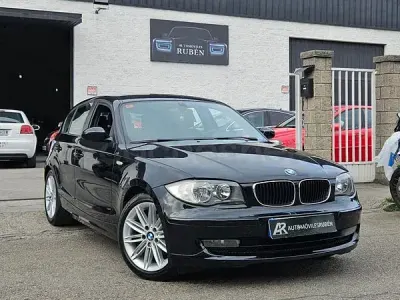 Usado BMW 118 Comfort Edition 122 CV (89 kW) 2007 Negro Utilitario